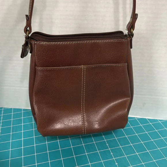 Relic Small Brown Leather Crossbody Adjustable Strap Bag 7x4x7 - Picture 6 of 10